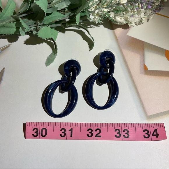 NWT blue dangle earrings - Picture 3 of 5